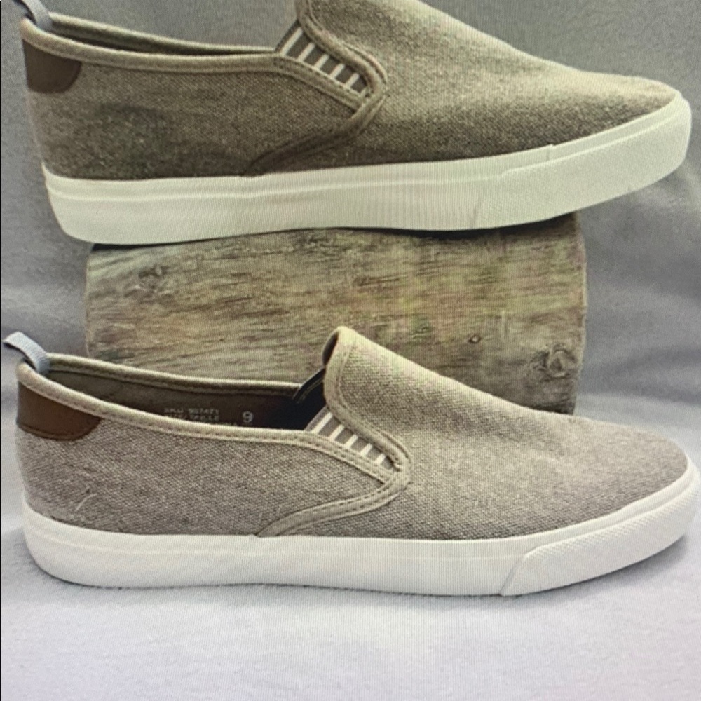 Men's Casual Slip-On Shoes - Tan and White